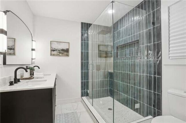 Foto del edificio - 1758 Emerald Ave SW