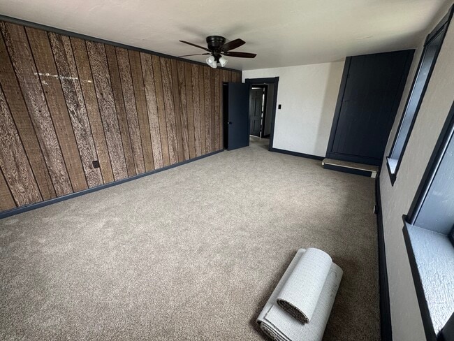 Building Photo - 260 Stricklers Ln