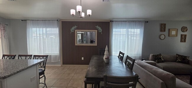 Foto del edificio - 624 S Vaughn Ave