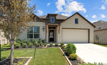Building Photo - 138 Red Oak