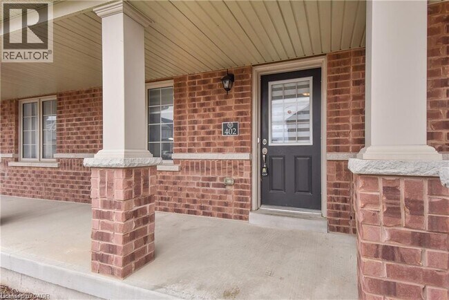 Photo du bâtiment - 402 Linden Dr