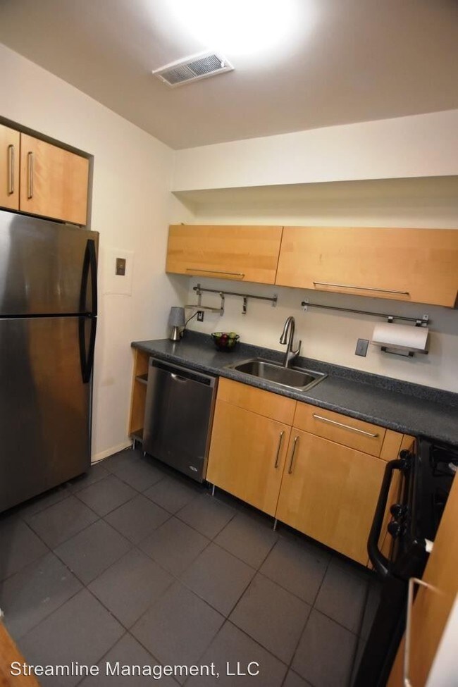 Foto del edificio - 2115 Walsh View Terrace