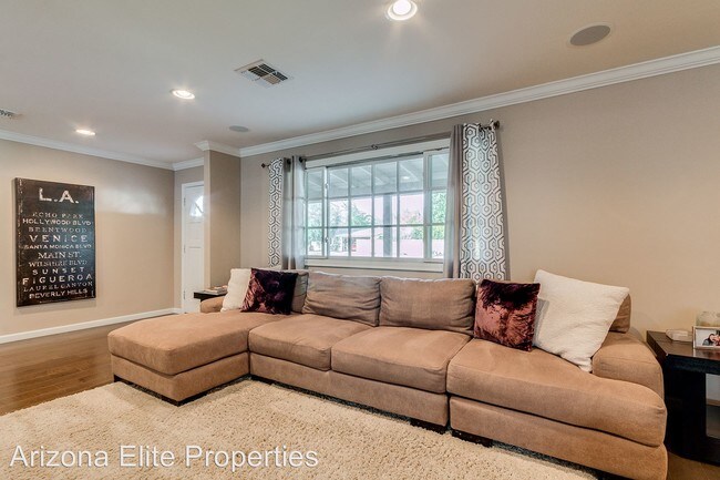 Foto del edificio - 5209 N Woodmere Fairway