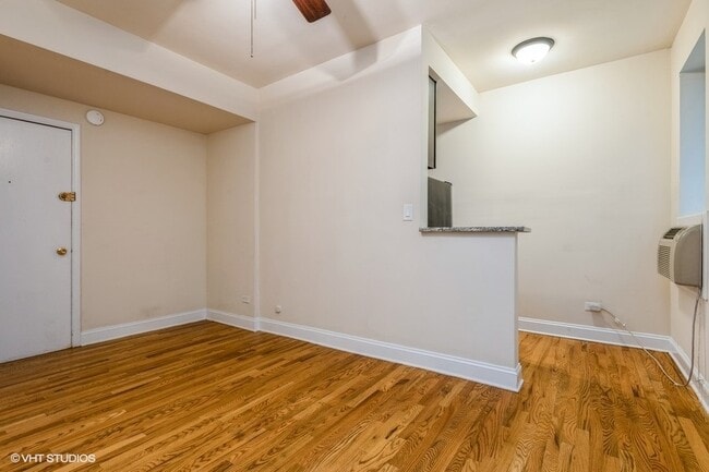 Building Photo - 1430 N Dearborn Pky