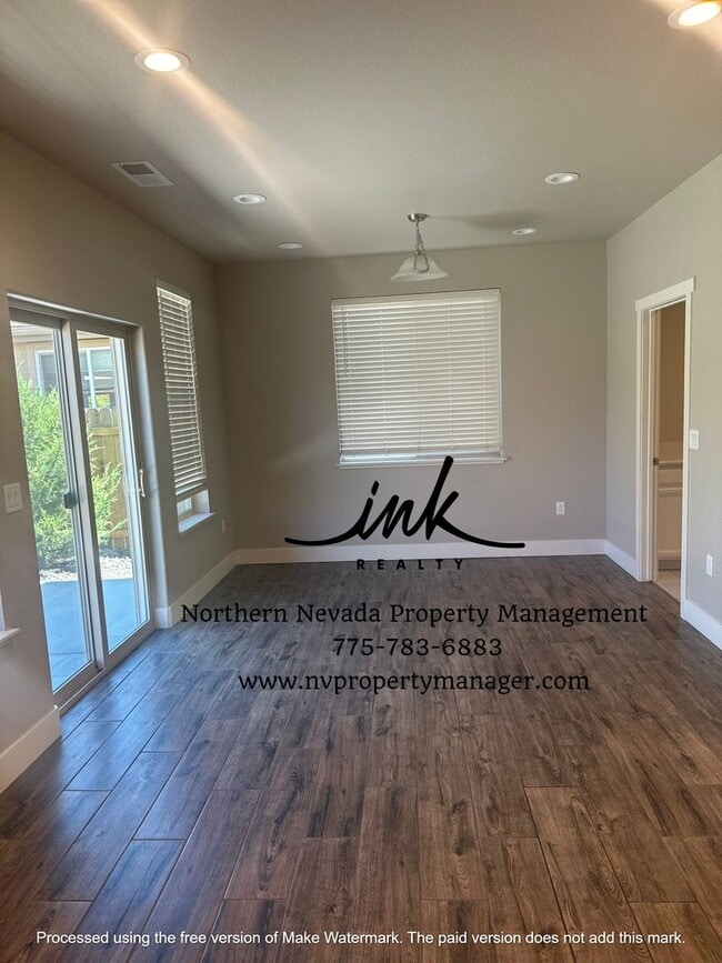 Foto del edificio - 1218 W Cottage Loop