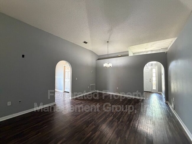 Building Photo - 7327 High Bluff Rd N