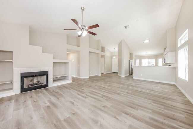 Building Photo - 7533 W Jenan Dr