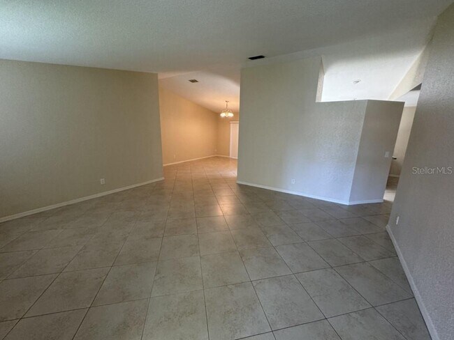 Foto del edificio - 20400 Andover Ave