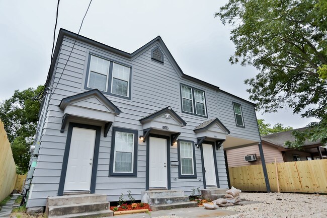 Front Entrance - 3203 Elgin St