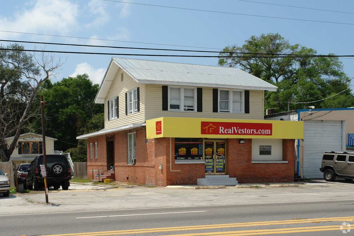 Primary Photo - 5210 N Nebraska Ave