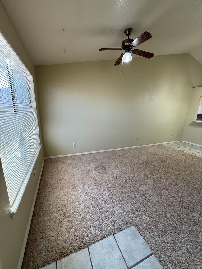 Foto del edificio - 2 Bedroom, 1 Bath Unit Available Now!