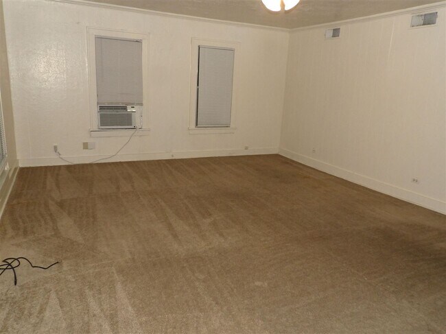 Foto del edificio - 716 NW Ferris Ave