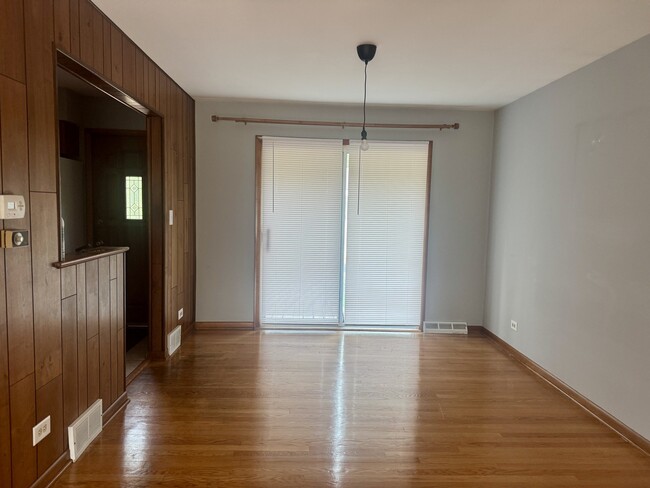 Foto del edificio - 5341 Grand Ave