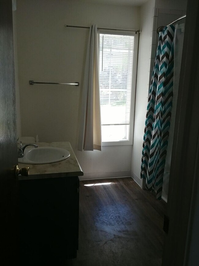 Foto del edificio - Rent Improved! 1 bdr/1ba Close to UNR/Shop...