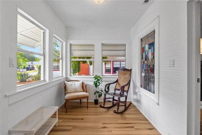 Foto del edificio - 918 16th St W