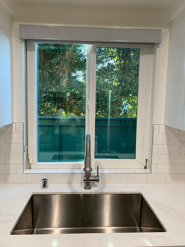 Building Photo - Ruhland Apartments