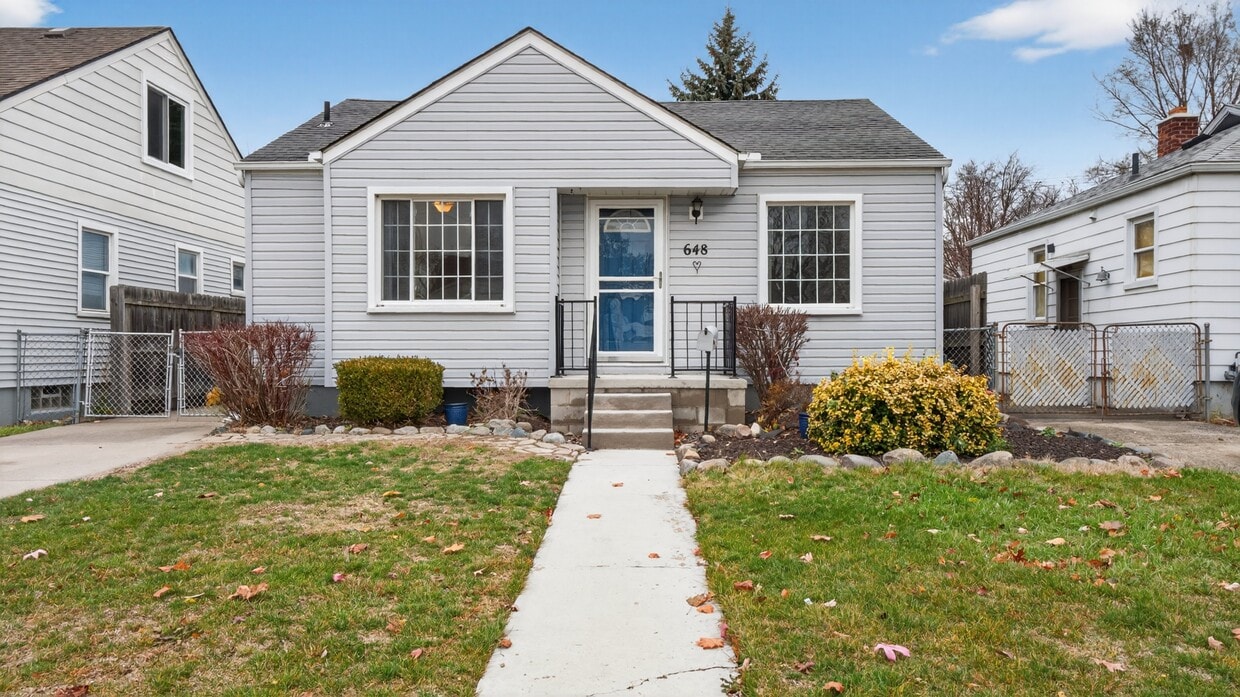 Primary Photo - 648 Mayflower Ave