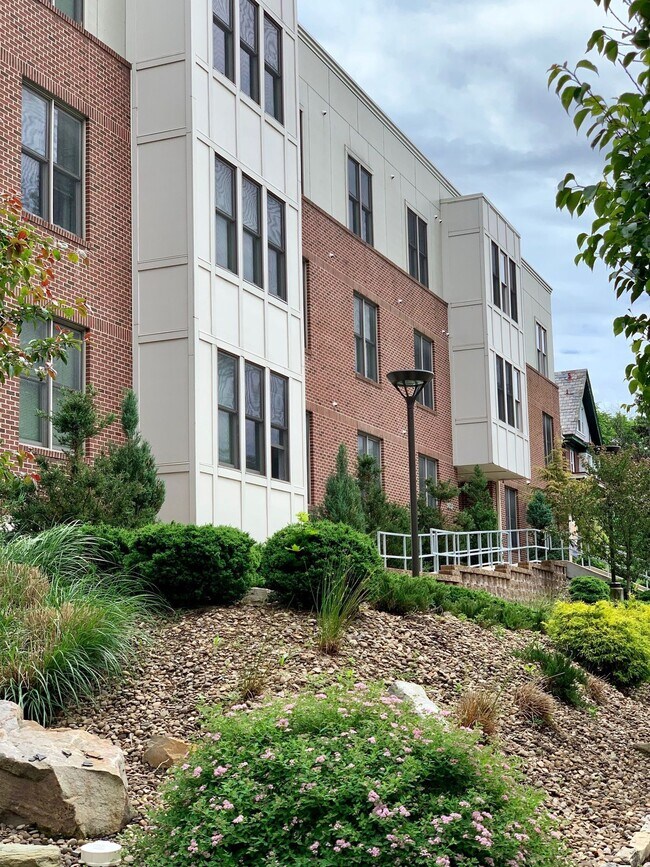 Foto del edificio - Terradime 5637 Forbes LLC