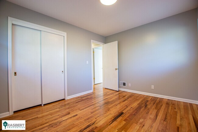 Building Photo - 3219 S 108th St