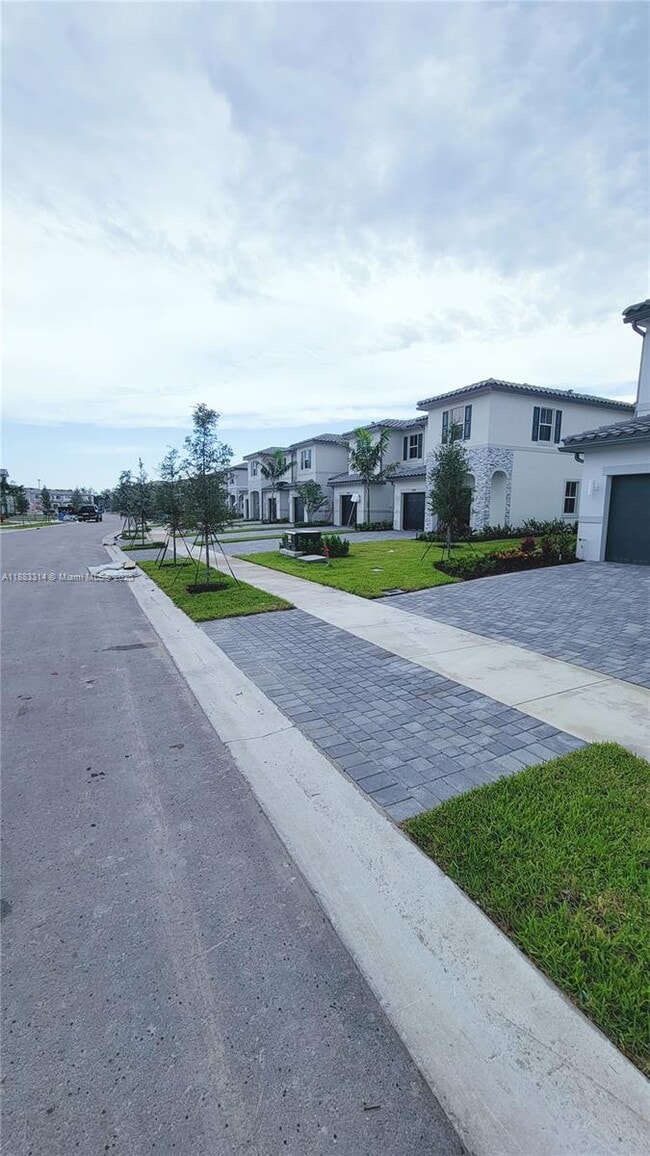 Building Photo - 12010 NW 47th Manor
