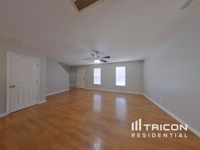 Foto del edificio - 2404 Ivy Run Dr