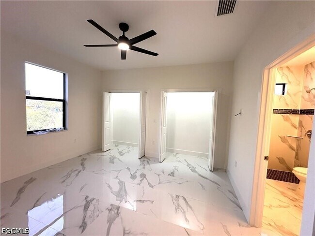 Building Photo - 2404 Dickens Ave N