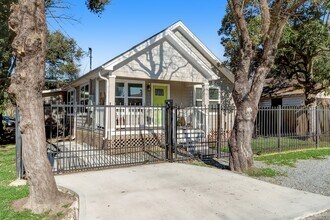 Building Photo - 4801 Avenue H