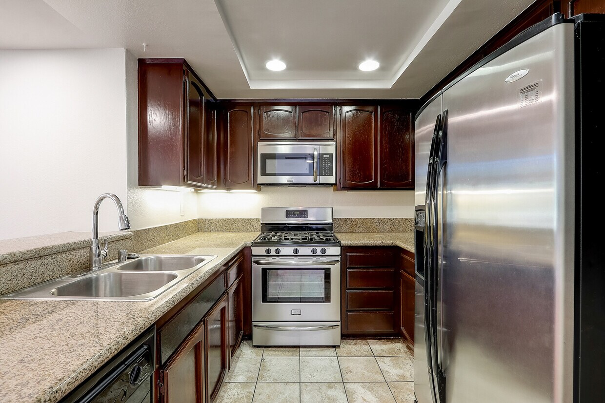 7800 Topanga Canyon Blvd Unit 316, West Hills, CA 91304 Condo for