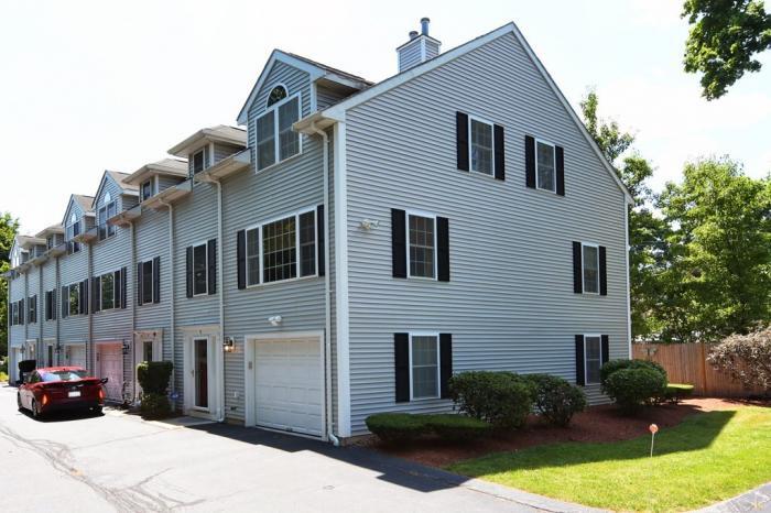 Primary Photo - 2 bedroom in Danvers MA 01923