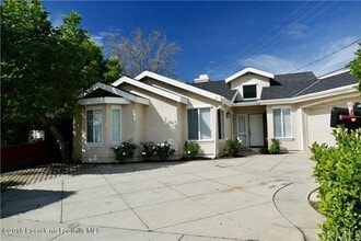 Building Photo - 21 S Michillinda Ave