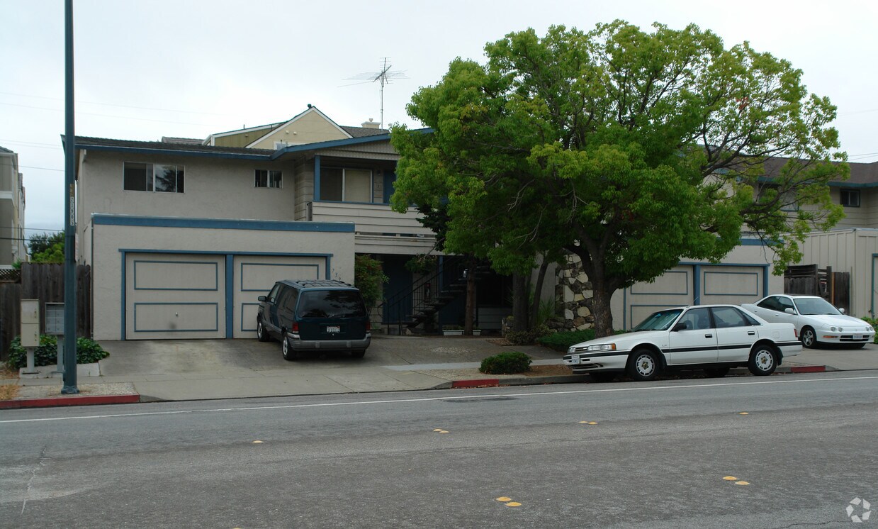 Primary Photo - 7390 Rainbow Drive