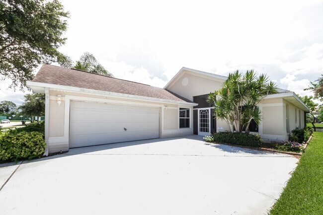 Building Photo - 3957 Montesino Dr