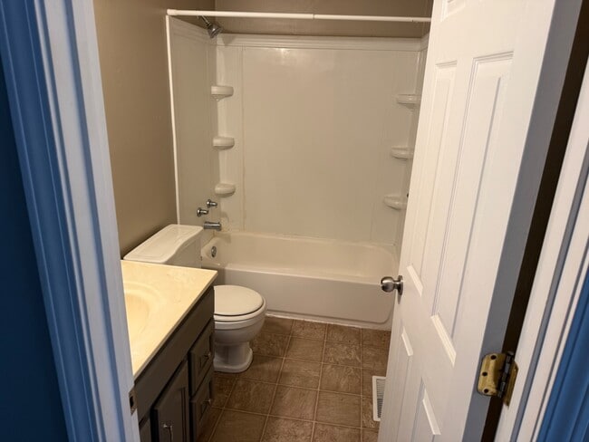 Photo - 11 W Perry St House