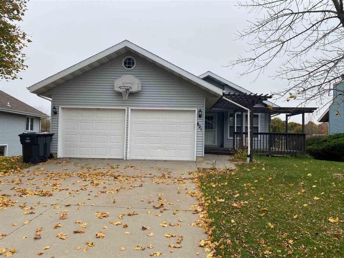 821 Acker Pkwy, DeForest, WI 53532 House Rental in DeForest, WI