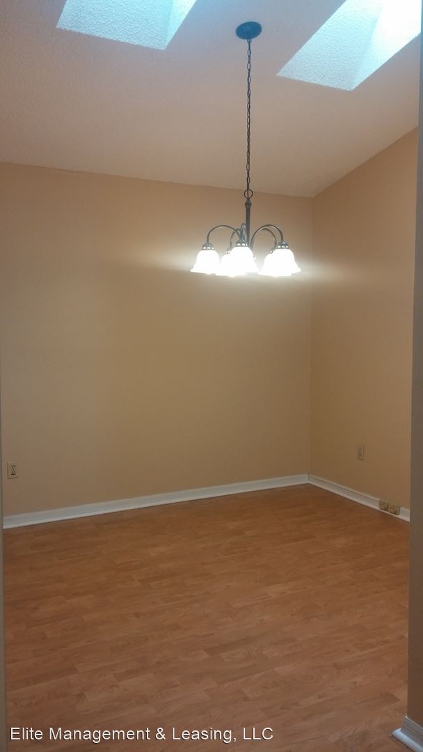 Building Photo - 3 br, 2 bath House - 2212 Faxton Ct.
