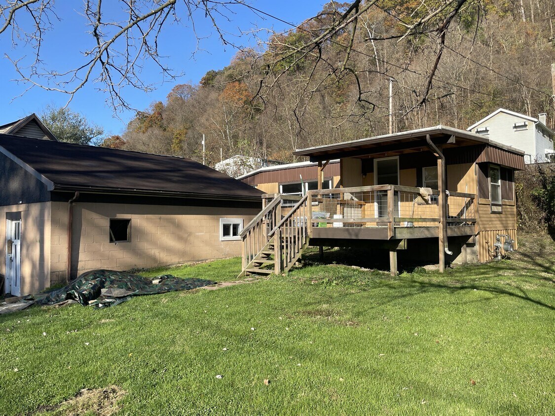 145 Liberty Ave, Midland, PA 15059 House Rental in Midland, PA