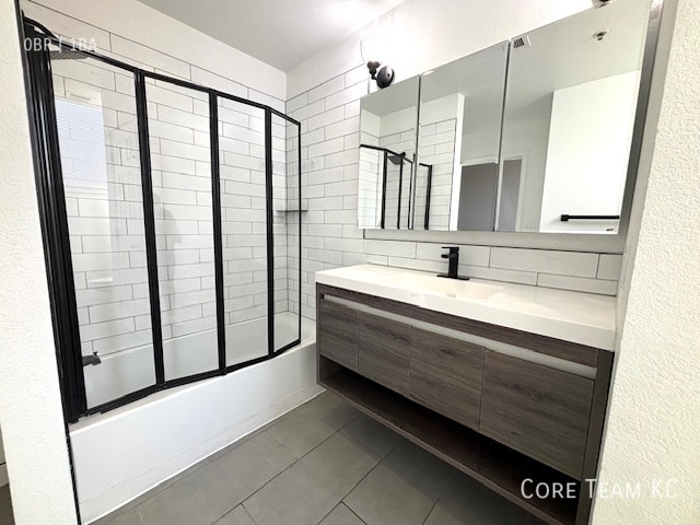 Foto del edificio - 320 W 7th St