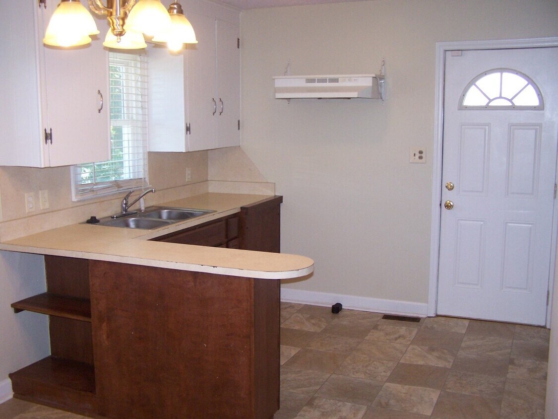 Foto del edificio - Coming Soon! Large 3BR/1BA Home