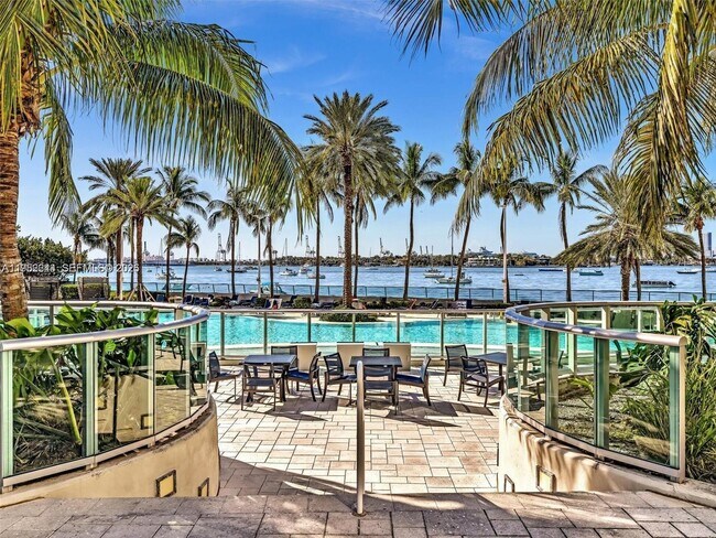 Foto del edificio - 1500 Bay Rd