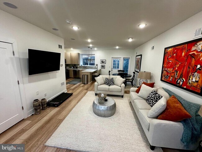 Foto del edificio - 2008 S College Ave