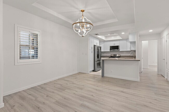 Foto del edificio - Carlyle Condominiums