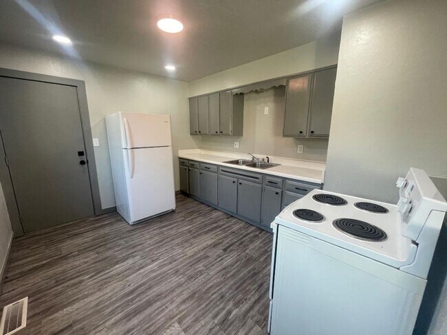 Foto del edificio - NORMAN HOME AVAILABLE FOR LEASE