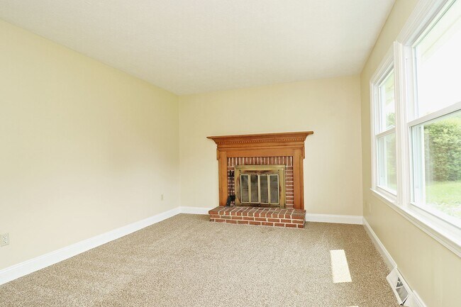 Foto del edificio - 10 Acre Scottsville Farmette - Bring Your ...