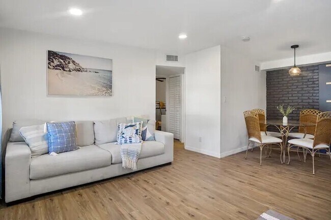 Photo - 10434 118th Pl N House