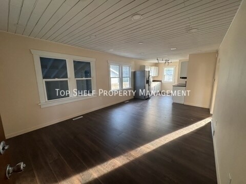 Foto del edificio - 217 E 14th St N
