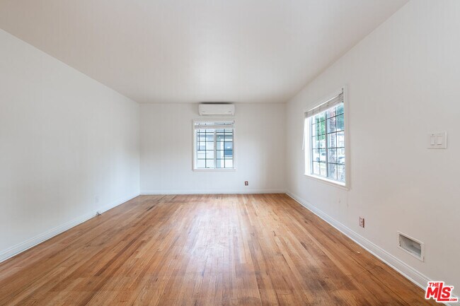 Foto del edificio - 5058 Colfax Ave