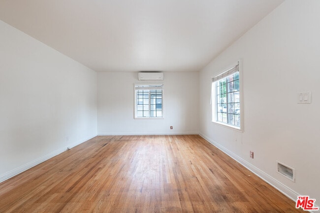 Foto del edificio - 5058 Colfax Ave