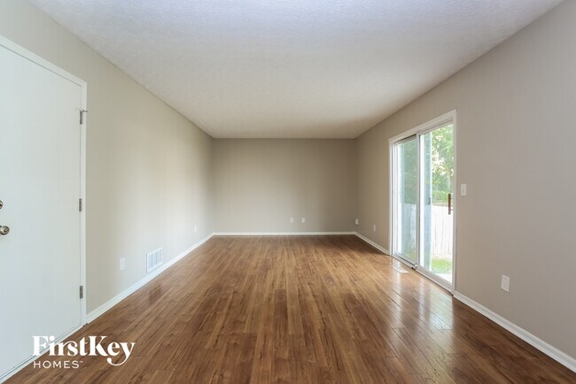 Foto del edificio - 868 Windy Hill Ln