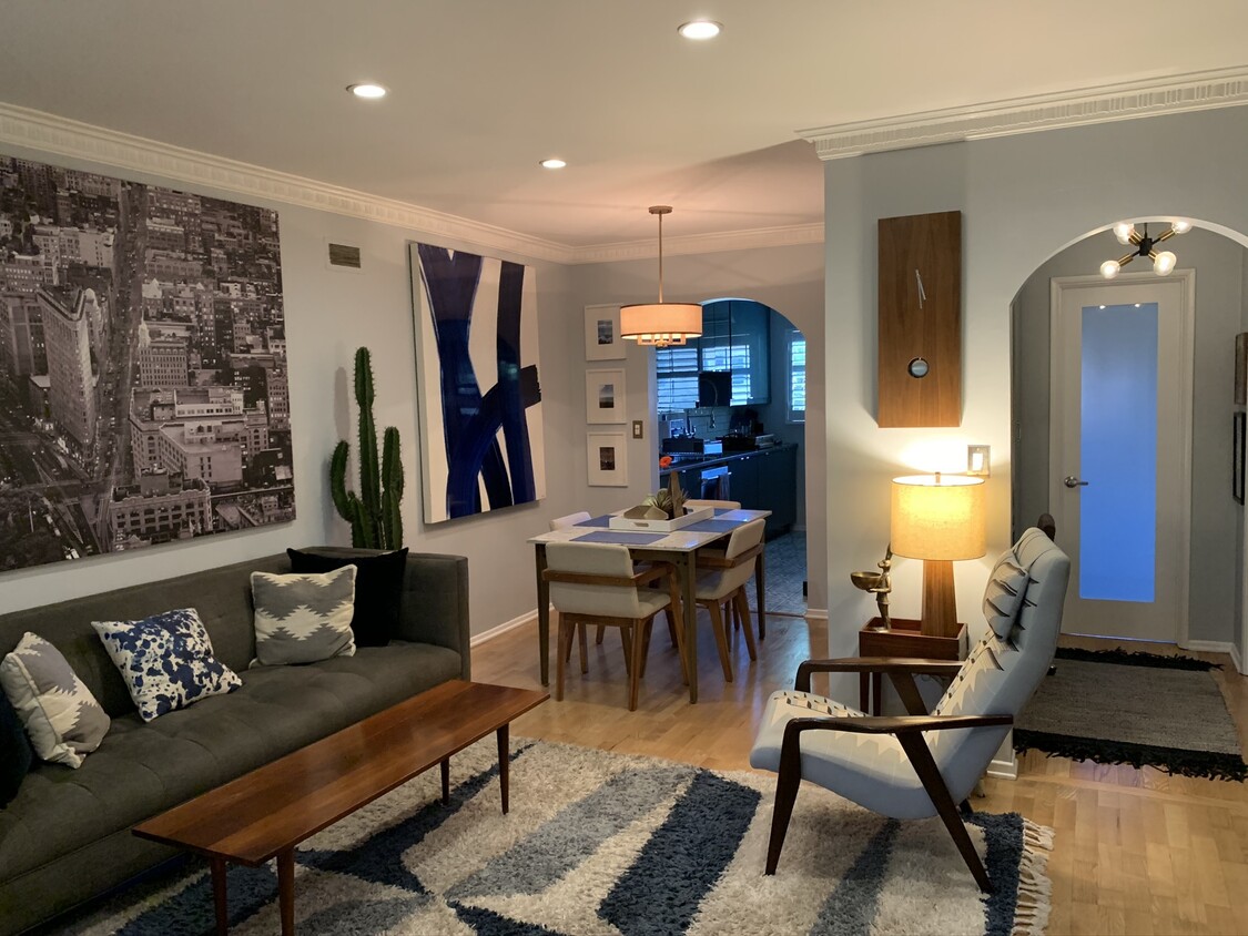living room/dining room - 1615 N Laurel Ave
