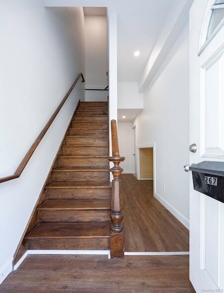 Foto del edificio - 2676 W Main St